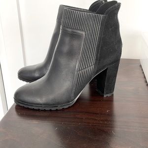 Donald Pliner Mixed bootie suede and leather